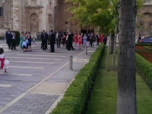 León