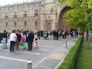 León